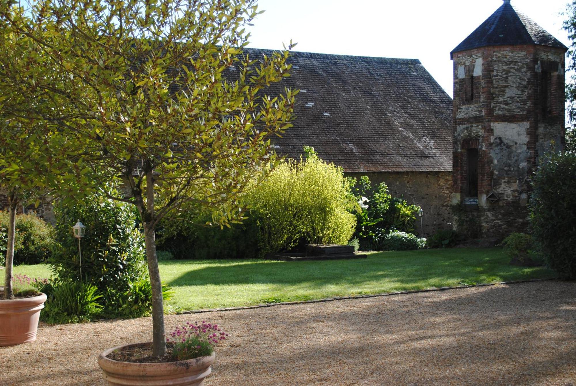 Au calme dans la campagne du Haut Anjou Pouancé Extérieur photo